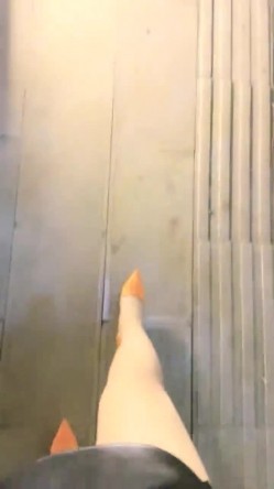 户外露出，真实刺激！~【你的户外小淫妇】，商场公园地摊 截图16