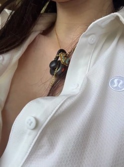 极品御姐女神、户外反差露出婊子「xigua2002」《高尔夫球场骚诱车震》大白天打高尔夫丝袜骚诱，后上车被无套一顿猛肏骚穴 截图1