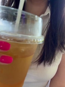 极品御姐女神、户外反差露出婊子「xigua2002」《高尔夫球场骚诱车震》大白天打高尔夫丝袜骚诱，后上车被无套一顿猛肏骚穴 截图11