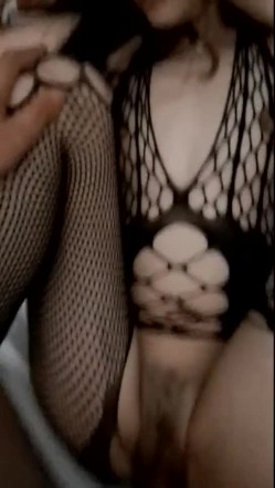 【极品反差婊】抖音反差主播 ️小萌子 ️高颜值野模私密视频明码标价正义瓜友特意买来曝光！ 截图8