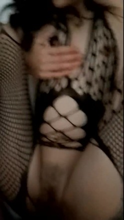 【极品反差婊】抖音反差主播 ️小萌子 ️高颜值野模私密视频明码标价正义瓜友特意买来曝光！ 截图15