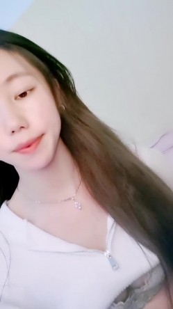 绿播转黄！【大四学妹兼职】校花牛仔裤，雪白大屁股 舞蹈专业 身材不错，皮肤白 截图10