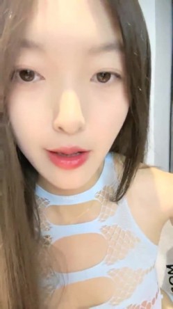 大二校花女神，【清纯学妹啦】，下午场的电影，没有别人包场了，逼里塞跳蛋，喜欢这种刺激的感觉 截图1