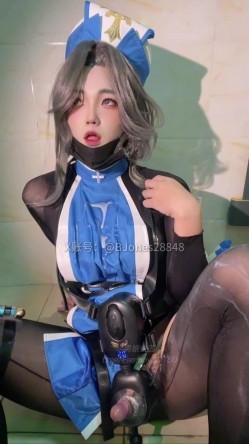 国产极品CD 宏宇sama 国产人气CD，长相清纯可爱，擅长Cos各种动漫人物，混迹各大漫展却不做线下 截图14