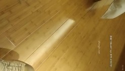 牛仔裤的长腿高挑模特儿 身材比例真好 被抱起来操的姿势太爽了 在沙发上翻云覆雨暴力干她 这钱花得很值 截图7