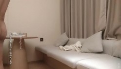 牛仔裤的长腿高挑模特儿 身材比例真好 被抱起来操的姿势太爽了 在沙发上翻云覆雨暴力干她 这钱花得很值 截图10