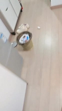 我的母狗妹妹乖巧听话让小哥在镜头前玩弄调教，深喉口交大鸡巴无套插入骚逼，各种体位爆草，口爆吞精真刺激 截图4