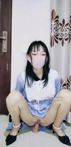 出道即巅峰新人露脸推特顶B王，人瘦奶大小魔女【蒂米】定制私拍，裸舞顶胯，道具紫薇无套啪啪内射 截图4