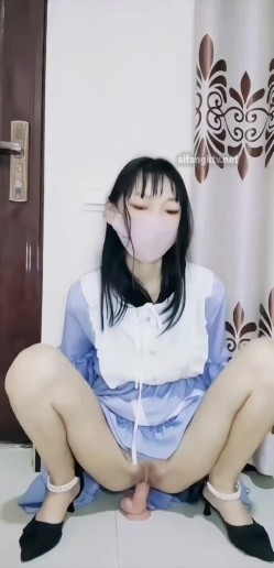 出道即巅峰新人露脸推特顶B王，人瘦奶大小魔女【蒂米】定制私拍，裸舞顶胯，道具紫薇无套啪啪内射 截图9