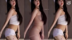 斗鱼 南妹儿呀 专享去衣裸舞对比 摇摆起来 让从来不漏的高端斗鱼美女为你而脱不是梦 截图10