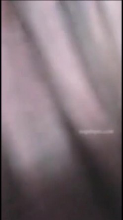 应屌丝网友要求风骚二嫂和八两哥驱车到荒郊采石场玩车震对白清晰 差点被一个老农发现 惊险 截图15