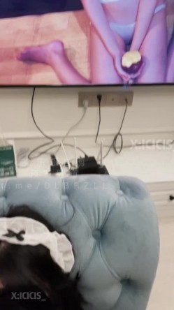 推特新晋海王淫妻约炮原创博主「ICICIS」极品女大学生母狗楠楠合集 空乘制服女上位，开裆黑丝 截图8