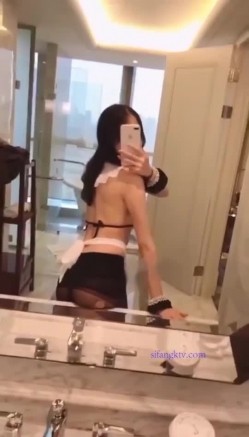 顶级女模私拍！颜值巅峰秀人网绝美人气女神【玥儿玥】福利私拍，露脸露点揉胸扣逼 截图10