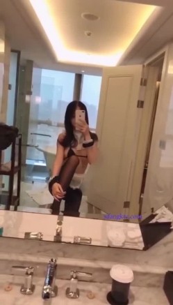 顶级女模私拍！颜值巅峰秀人网绝美人气女神【玥儿玥】福利私拍，露脸露点揉胸扣逼 截图15