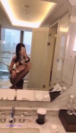 顶级女模私拍！颜值巅峰秀人网绝美人气女神【玥儿玥】福利私拍，露脸露点揉胸扣逼 截图16