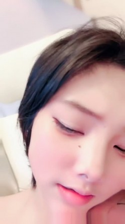 顶级校花来了！美到炸，清纯校园风小姐姐【取悦】刚下海就被操！满满撸点 截图2