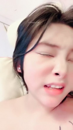 顶级校花来了！美到炸，清纯校园风小姐姐【取悦】刚下海就被操！满满撸点 截图3