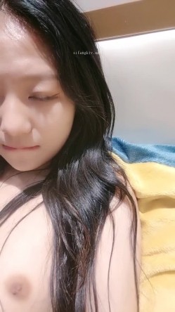 重磅！新人！顶级女神下海~【兼职车模】无套啪啪！爽晕了~新疆小热巴，美美美~后入画面真美 截图1