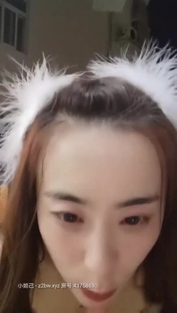 上线三小时必上榜，狂赚3万人民币，【SM大表姐】海南过年求偶遇，商店，餐厅，深夜清凉开档露出，豪放一姐挑战你的底线 截图4