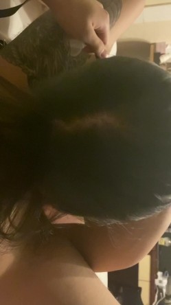 云盘高质露脸泄密，热恋小情侣日常露脸性爱自拍流出，SM车震花样多，年轻人会玩 截图8
