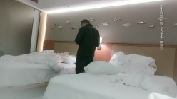 探花朗李寻欢_管理代班丰满少妇，撅屁股按着头插嘴，战力不行没搞几下萎了 截图1