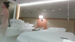 探花朗李寻欢_管理代班丰满少妇，撅屁股按着头插嘴，战力不行没搞几下萎了 截图2