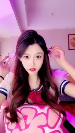 ️神级女神【董小姐】高端女神！模特身材~裸舞~道具自慰~白浆直流！ 截图3