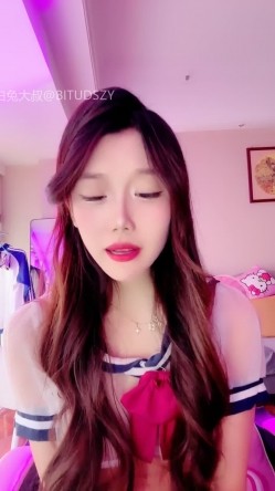 ️神级女神【董小姐】高端女神！模特身材~裸舞~道具自慰~白浆直流！ 截图4