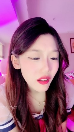 ️神级女神【董小姐】高端女神！模特身材~裸舞~道具自慰~白浆直流！ 截图16