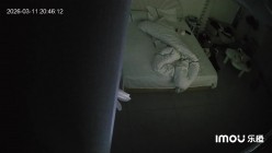 乐橙酒店稀有台偷拍 ️黄袄子年轻小美分开美腿让男友压在屁股狂操 截图8