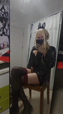 巨型男娘【teroiroi】 直播黑化浓妆 蕾丝兔耳性感 拉丝冷酷小眼神蔑视一切 公狗不服来干 另有各种插入自慰更精彩 截图1