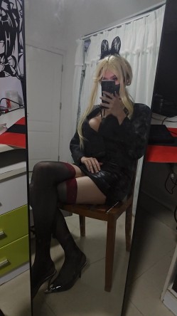 巨型男娘【teroiroi】 直播黑化浓妆 蕾丝兔耳性感 拉丝冷酷小眼神蔑视一切 公狗不服来干 另有各种插入自慰更精彩 截图4
