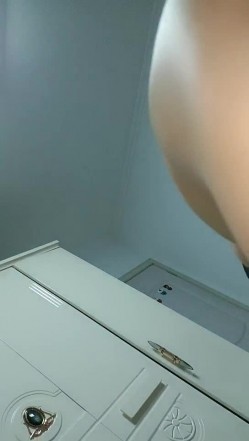 居家的黑丝少妇把跳蛋塞进逼里给大哥深喉口交，足交大鸡巴淫声荡语，让大哥后入骚臀，浪荡呻吟不止别错过 截图11