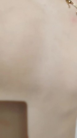 剧情演绎表哥干表妹，特写干净粉鲍鱼，小蝴蝶实在诱惑第一视角口交，无套操逼逼 截图2