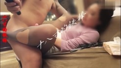 【青岛兄嫂通奸门】「十八寸的铁棒」变态嫂子极限反差玩很大，毒龙舔脚，全程骚话 截图13