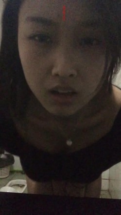 颜值骨感大奶模特儿女友：啊啊啊老公，快一点嘛。洗澡发骚，哈哈哈哈，好骚啊，床上更骚，妥妥的狐狸精！ 截图3