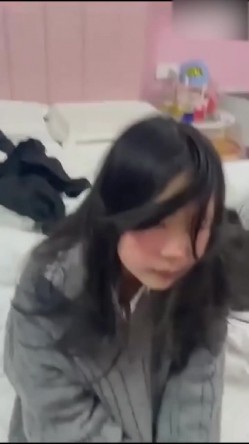 【校园霸凌强奸】江苏无锡王美成被霸凌后，又被强迫跟大叔做爱，被操到哭，一群畜生啊！ 截图11
