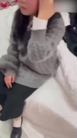 【校园霸凌强奸】江苏无锡王美成被霸凌后，又被强迫跟大叔做爱，被操到哭，一群畜生啊！ 截图14