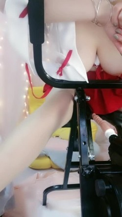 非常哇塞的大奶女神吃饱喝足开始陪狼友发骚，声音甜美大奶子诱人撩骚狼友听指挥，玩弄炮击抽插骚穴自慰阴蒂 截图11