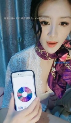 新下海的9分盛世美颜高级模特儿女神，能让颜控狗当场阵亡，不愧是车模出身，笔直的大长腿高挑的身材，罕见露逼 截图9