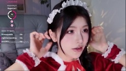️国民女神【Kiki-2025】圣诞装丝袜诱惑、口爆，潮喷、拉珠 边喷边搅 截图4