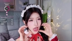 ️国民女神【Kiki-2025】圣诞装丝袜诱惑、口爆，潮喷、拉珠 边喷边搅 截图11