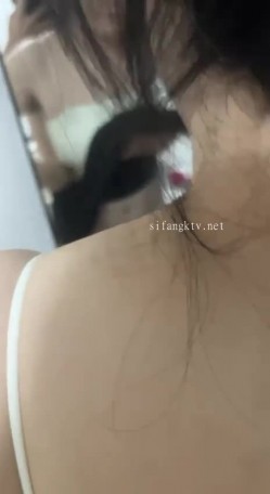 《百度云泄密》身材丰满的女同事和渣男老板之间的私密被曝光 截图11