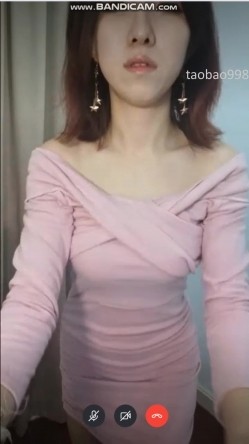 线上招聘内衣模特,套路应聘想当模特的美女,全方位无死角展示身材 截图1