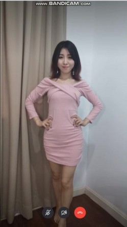 线上招聘内衣模特,套路应聘想当模特的美女,全方位无死角展示身材 截图3