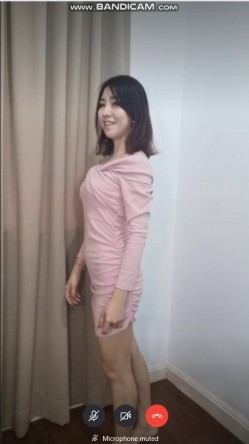 线上招聘内衣模特,套路应聘想当模特的美女,全方位无死角展示身材 截图9