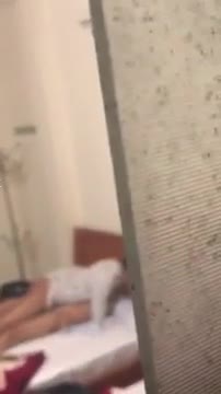 【猎奇稀缺 ️大开眼界】 门缝窗外偷拍 刺激偷拍情侣沉浸式啪啪 被偷拍都不知道 各式姿势操的好疯狂刺激 截图4