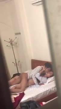 【猎奇稀缺 ️大开眼界】 门缝窗外偷拍 刺激偷拍情侣沉浸式啪啪 被偷拍都不知道 各式姿势操的好疯狂刺激 截图7