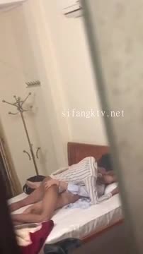 【猎奇稀缺 ️大开眼界】 门缝窗外偷拍 刺激偷拍情侣沉浸式啪啪 被偷拍都不知道 各式姿势操的好疯狂刺激 截图9