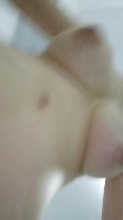 没想到还福利的露了脸【绝品】【00后的姑娘】12天合集（中）清纯美乳少女，这奶子真美啊，做爱道具秀！ 截图14